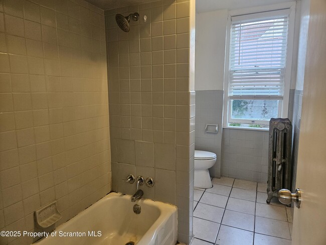 Photo - 28 1/2 E Columbus Ave