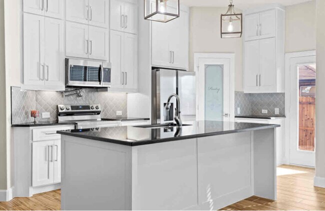 Photo - 130 W 5th St Unit B