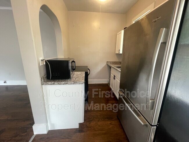 Photo - 909 Pine St Unit 5