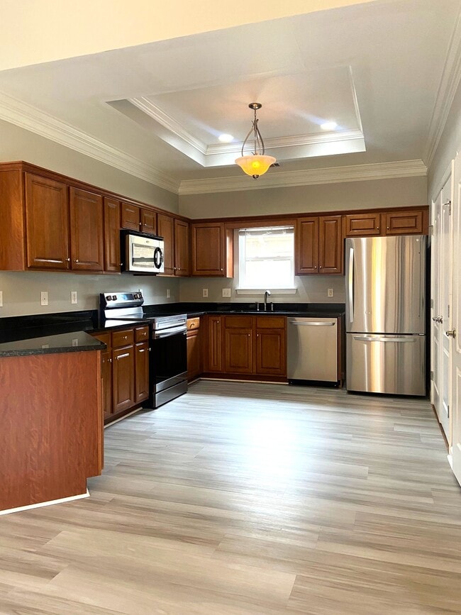 Photo - 256 Oxmoor Pl