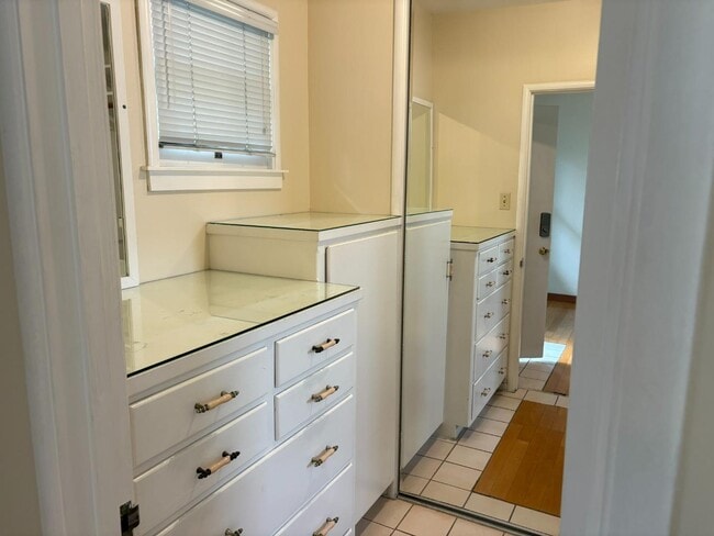 Photo - 2122 Williams St