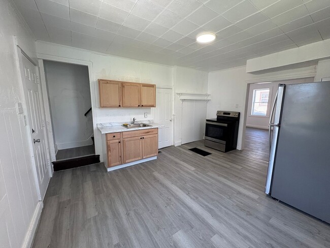 Building Photo - Newly Renovated Three-Bedroom, One Bathroom Row Home