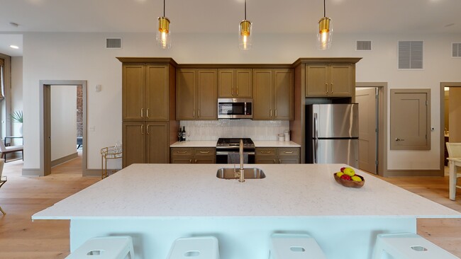 Building Photo - 353 Baronne Street Rental