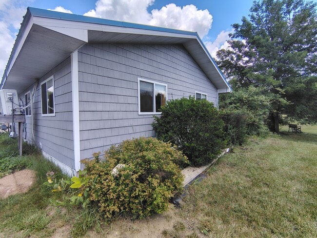 Building Photo - 11641 S Johnson Rd