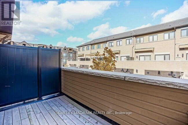 Photo - 248 Finch Ave E