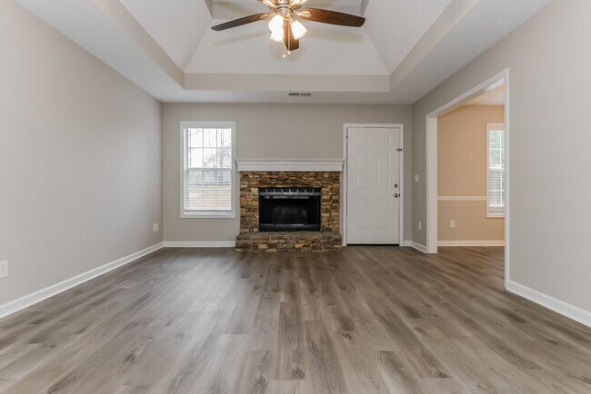 Photo - 1395 Summer Lake Terrace SW