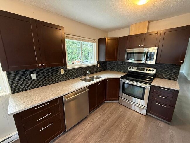 Building Photo - 3677 Country Club Dr