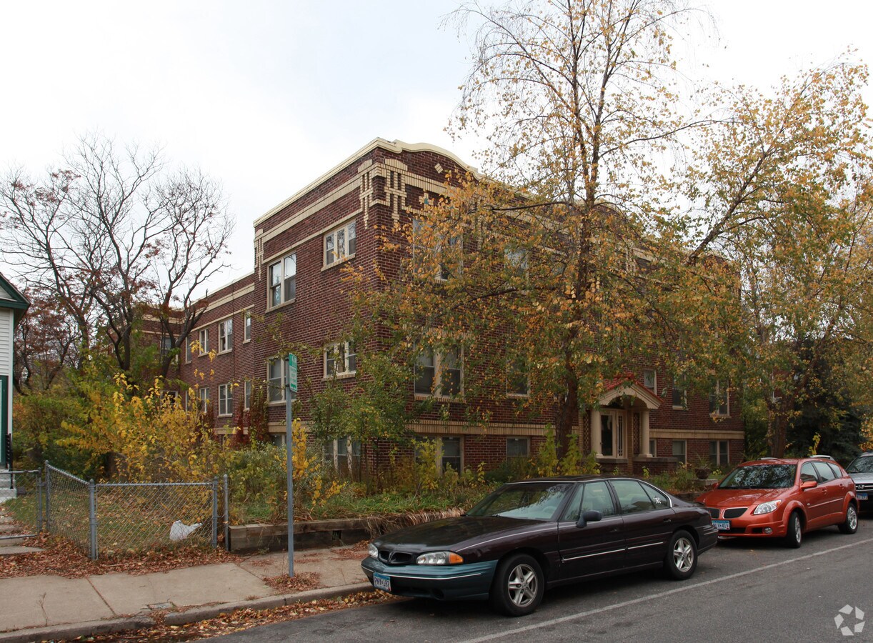 3718 Bryant Ave S - 3718 Bryant Ave S