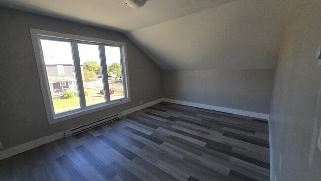 Building Photo - 14 Lefurgey Ave Unit A