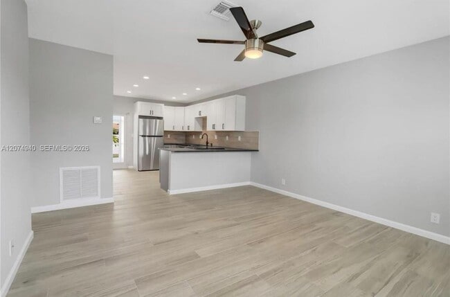 Photo - 2550 N Dixie Hwy Unit 2570