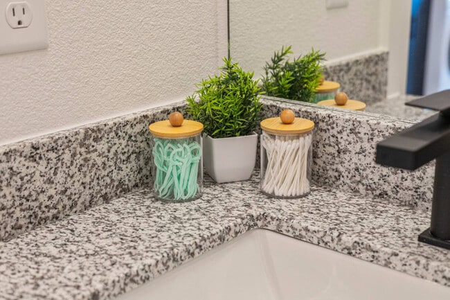 Photo - 596 W 9th St Unit ID1373718P