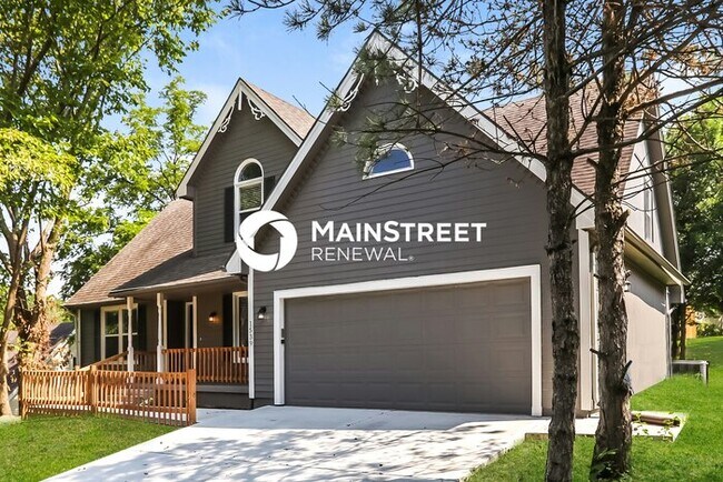 4 Bedroom Pet-Friendly Home in LIBERTY, MO with Main Street Renewal