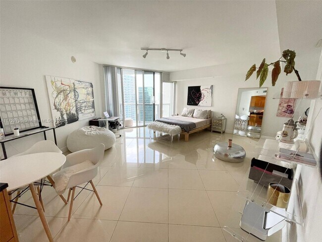 Photo - 475 Brickell Ave
