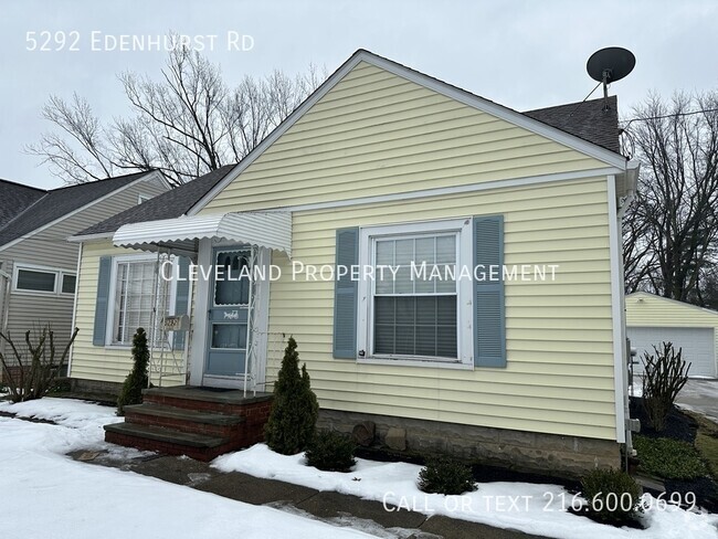 Building Photo - Cozy Lyndhurst Bungalow Rental