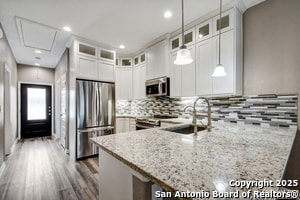 Photo - 1303 Lombrano St