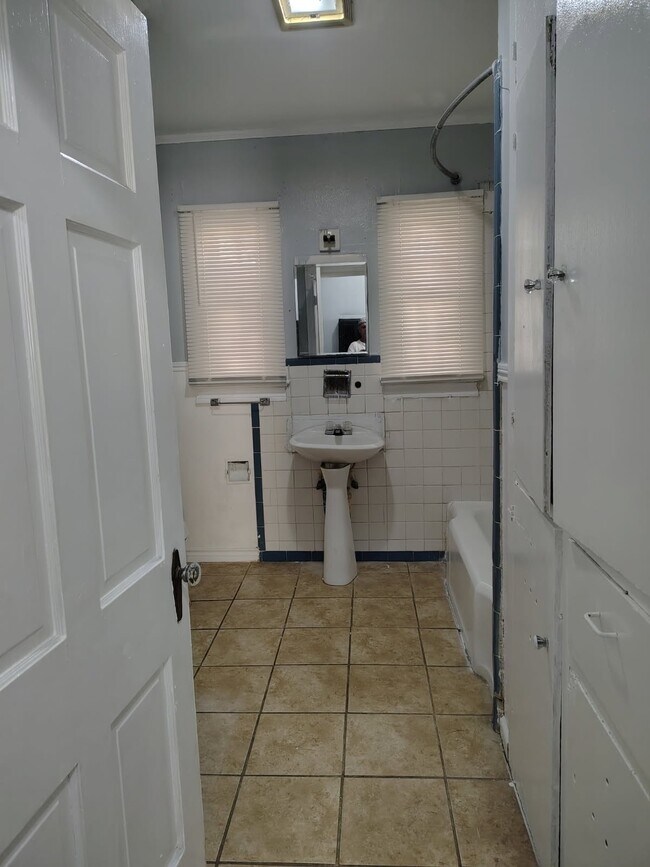 Photo - 735 Waverly Ave