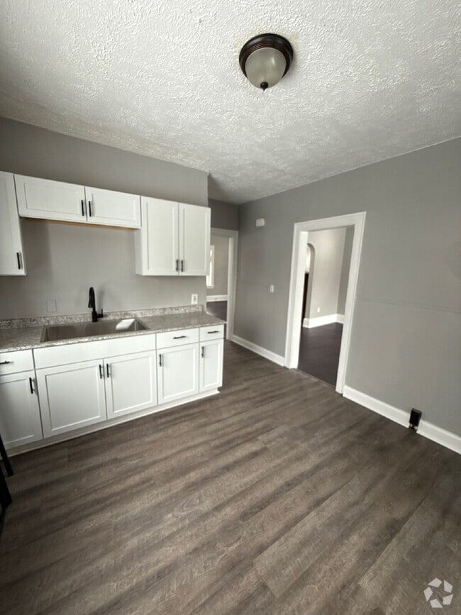 Building Photo - "Charming 3-Bed, 1.5-Bath on East 124th" Rental