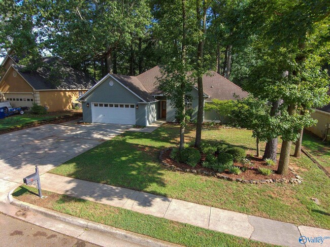 Photo - 205 Jarrett Ln