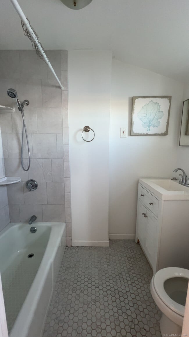 Photo - 204 Pequot Ave