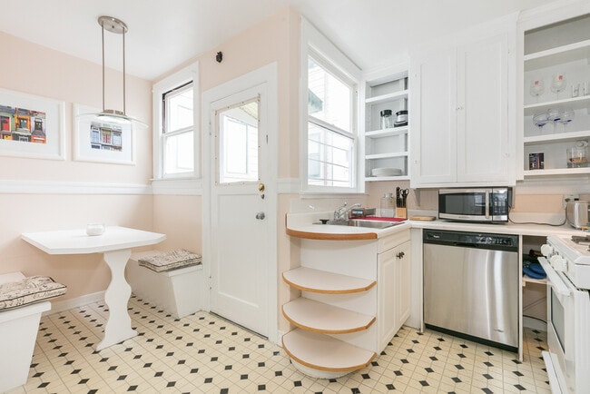 Photo - 3434 California St Unit 4