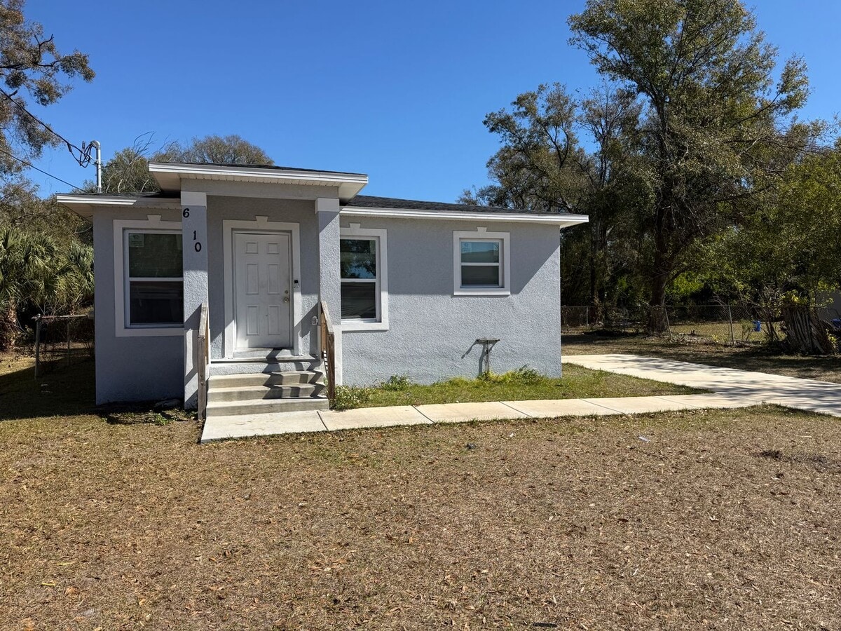 Photo - 3 Bed 2 Bath Home in Tampa!