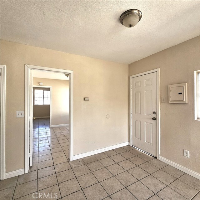 1445 W 82nd St