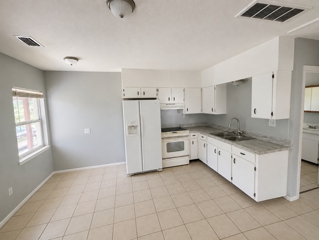 Photo - 1BR/1BA Dade City Duplex Near the Withlacoochee River