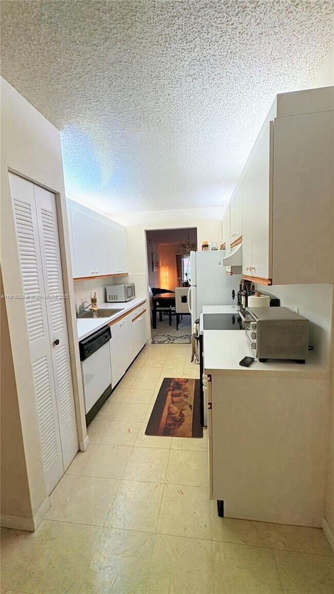 Photo - 12900 SW 13th St Unit 413E