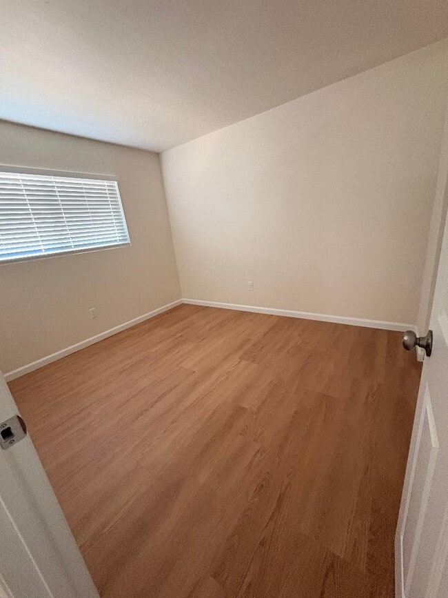 523 Aster St Unidad 523 Aster - 2BR/2BA