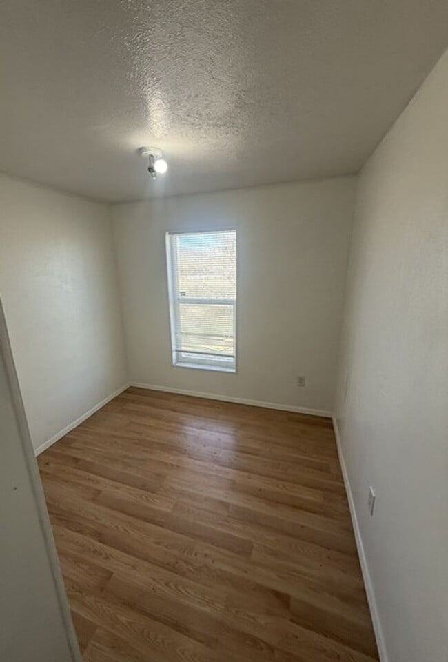 Photo - 3 bedroom single wide in Ryndon with Garage