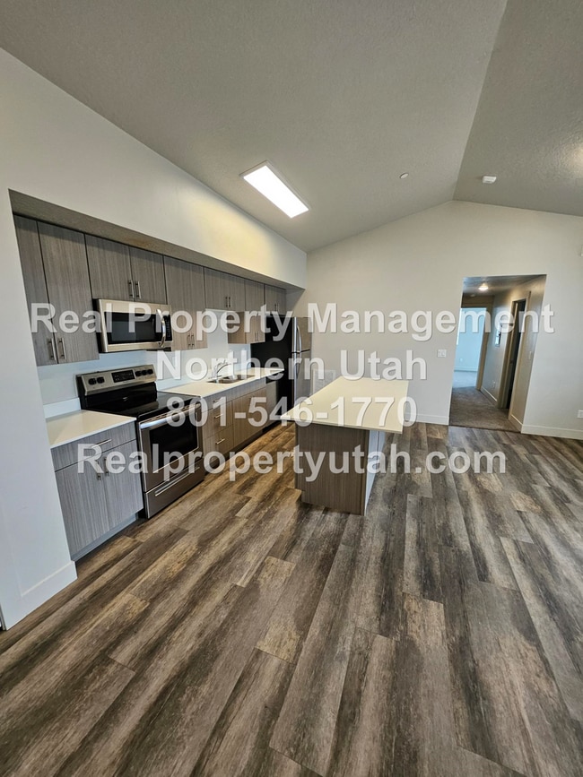 Photo - 2 Bedroom 2 Bath Top Level Apartment Avail...
