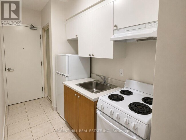 Photo - 126 Dundas St E Unit 204