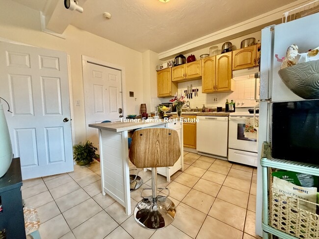 Photo - 38 Bond St Unit 2