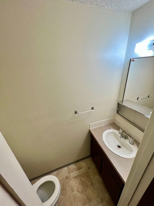 Photo - Spacious 2 Bed / 1.5 Bath Triplex in Quiet Clarkston Neighborhood – Pet Friendly! Unit C