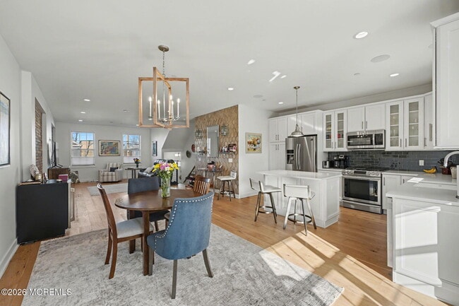 Photo - 25 Catherine St