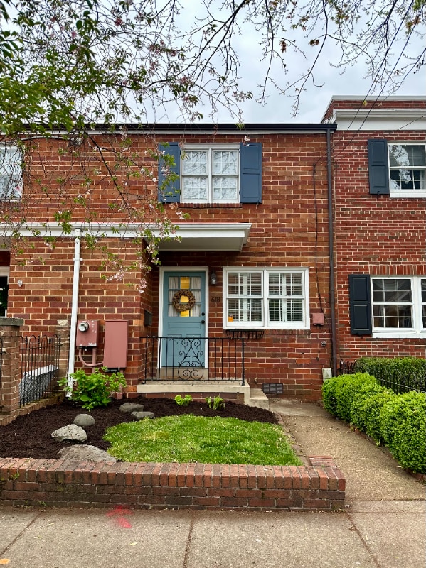 Building Photo - 618 S Pitt St