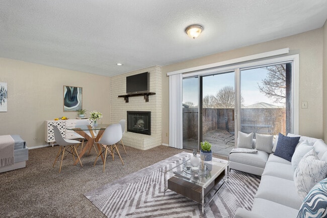 Spacious, renovated studio
