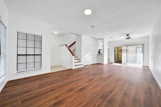 Building Photo - 732 Country Pl Dr Unit E Rental