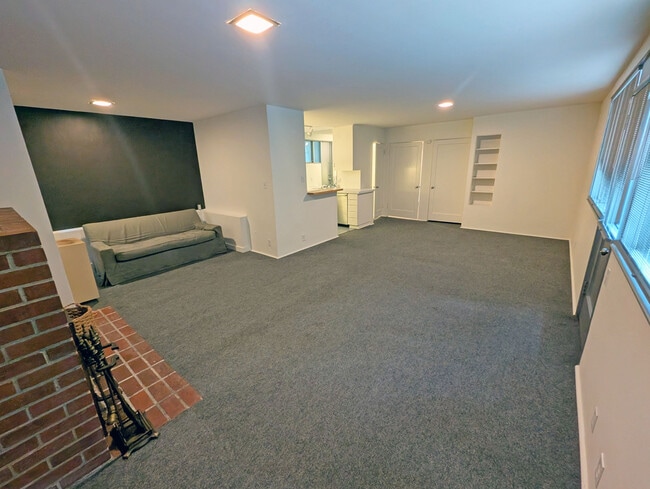 Photo - 648 Kelton Ave Unit 648