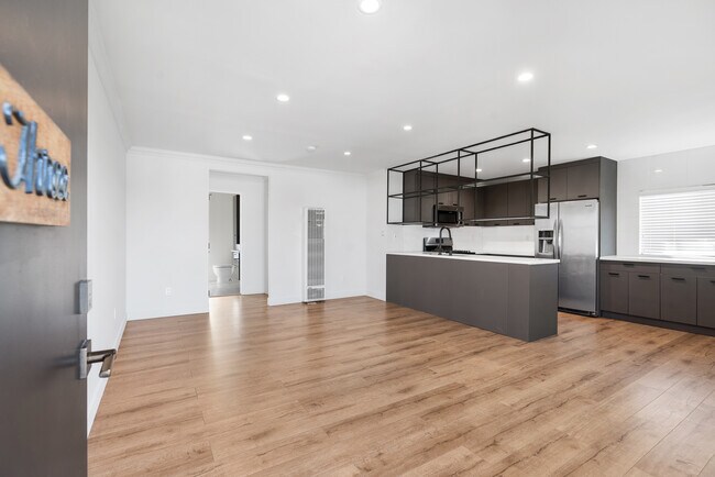 Photo - 5941 Comey Ave Unidad 3