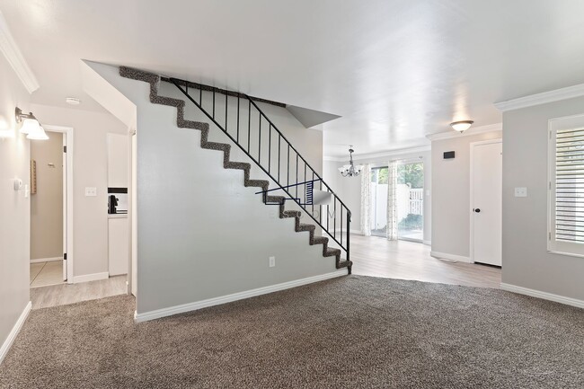 Photo - 77 Pheasantbrook Cir
