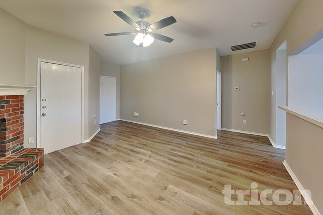 Photo - 1320 Cleardale Dr