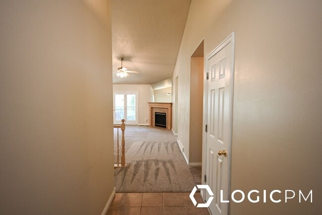 Photo - 4616 S Zenia Mdws Ct Unit 1