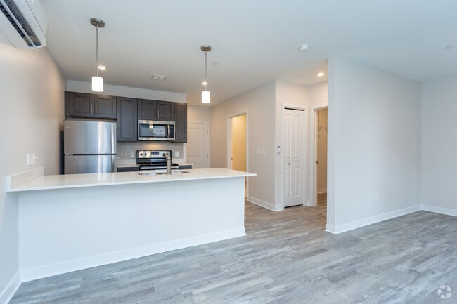 Studio, 1 BA - 498 SF - Gilmore Apartments