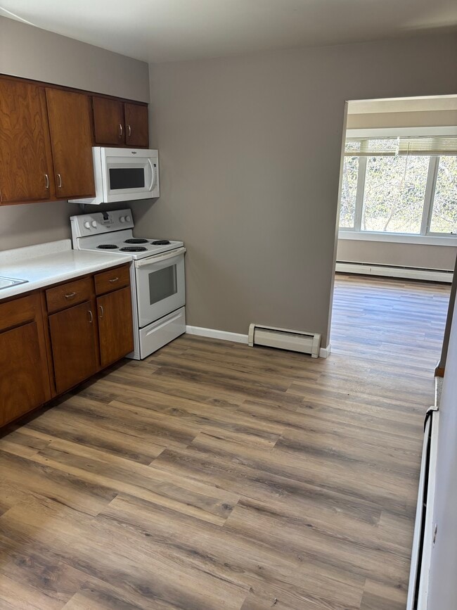 Photo - 322 W 5th St Unit B 5th St