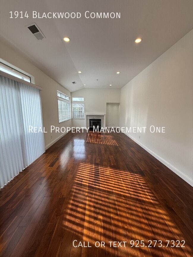 Photo - 1914 Blackwood Common