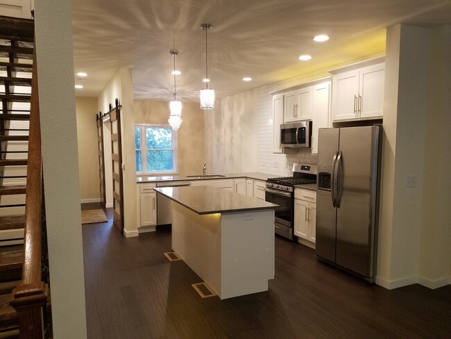 Photo - 1408 Sunset Ct