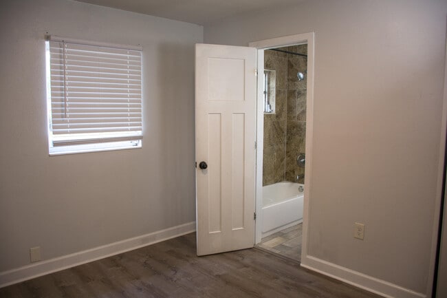 Photo - 86 Hurwood Ave