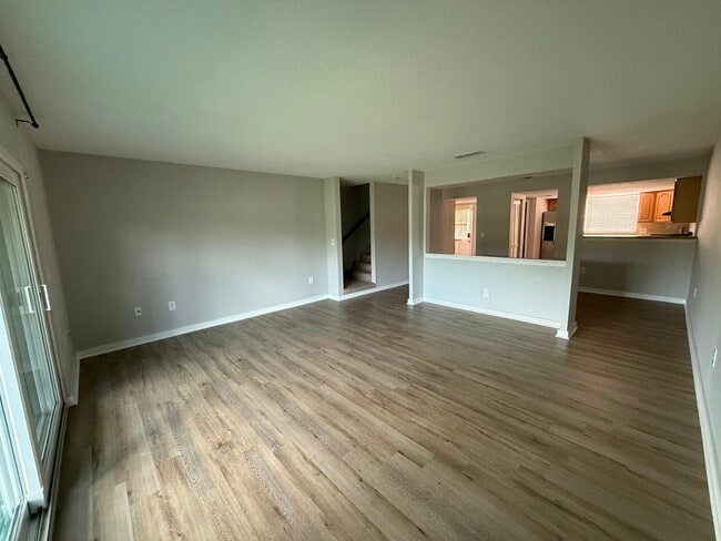 Living Room (looking towards dining room/kirchen) - 5201 Atlantic Blvd Unit Colonial Point 295