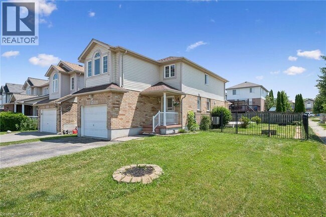 Photo - 71 Peach Blossom Crescent